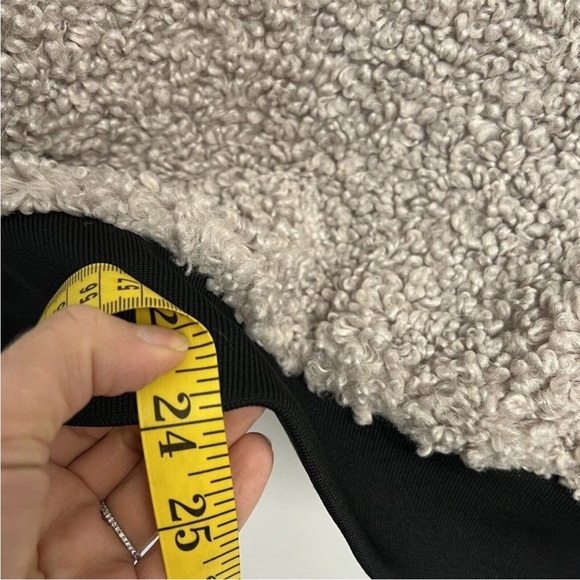 AVA KRIS KARLIE oversized sherpa bomber jacket in size Small - Picture 10 of 10